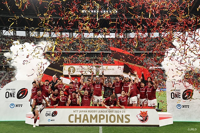 2024-25シーズンのプレーオフトーナメント優勝・東芝ブレイブルーパス東京